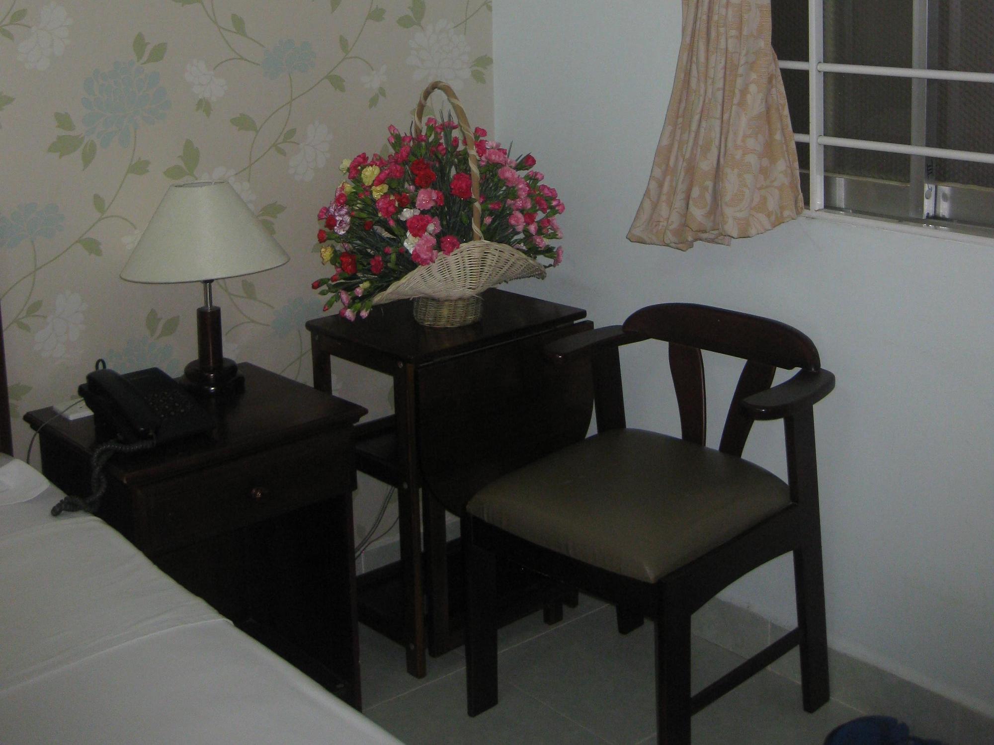 Ngoc Linh Hotel Ho Chi Minh City Exterior photo
