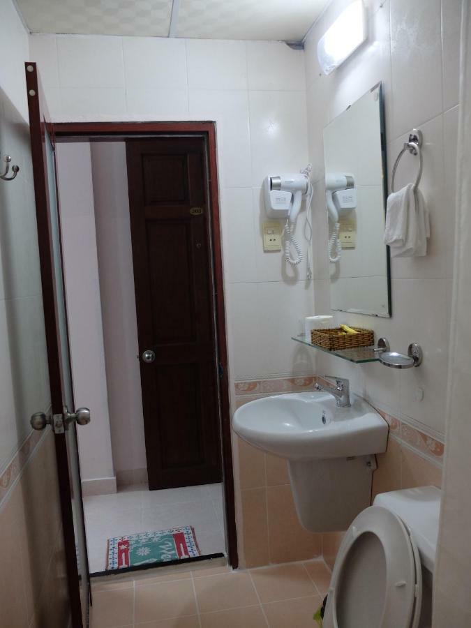Ngoc Linh Hotel Ho Chi Minh City Exterior photo
